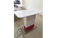 THANH LÝ BÀN TRẢI NGHIỆM MDF CHÂN INOX TRẮNG ĐỎ